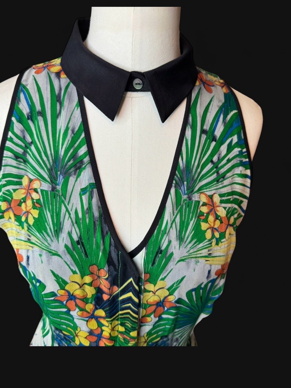 Line & Dot Tropical Green Floral Maxi Dress silk mother of pearl buttons open bk - Picture 2 of 11